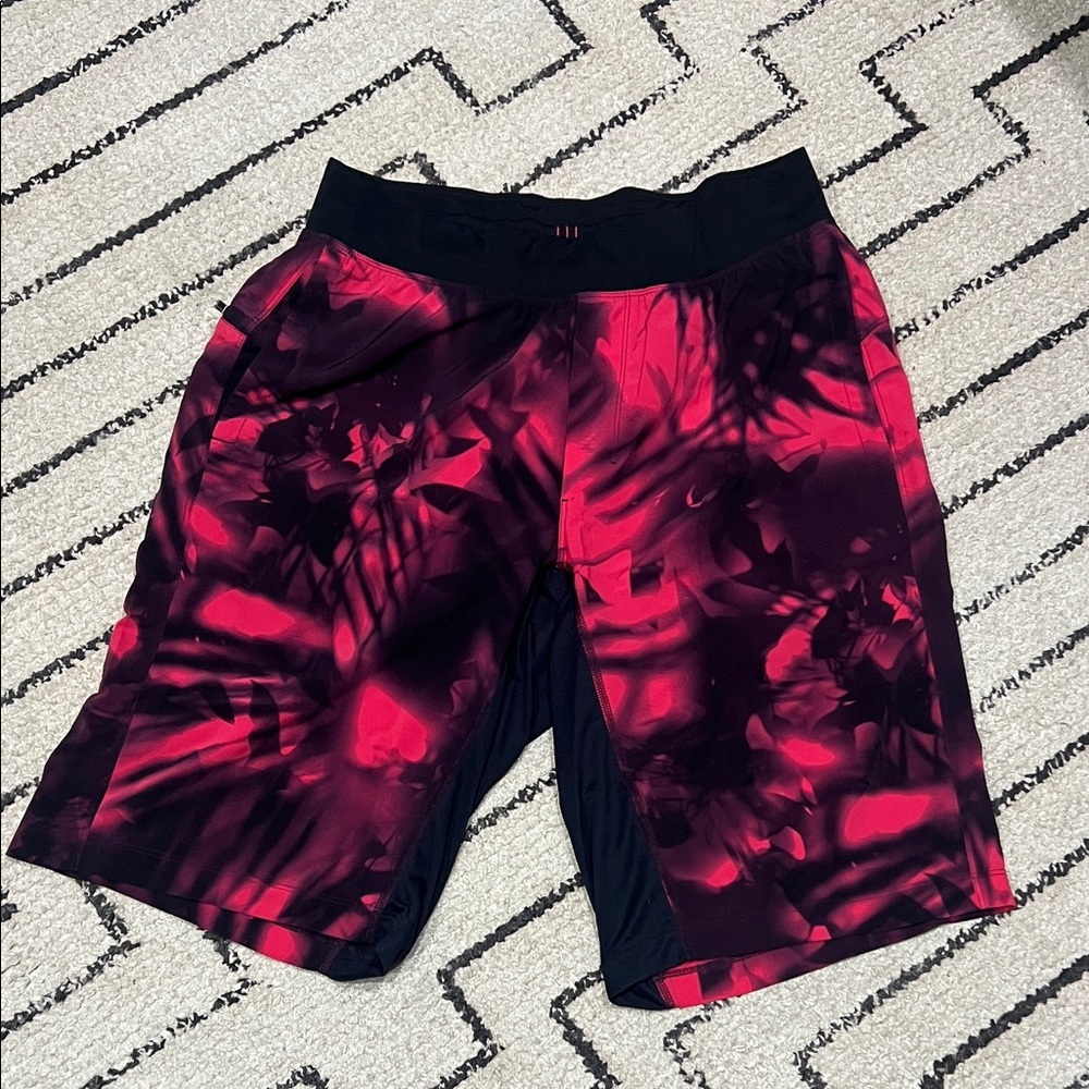 Lululemon Linerless Short 9"  tie-dye print